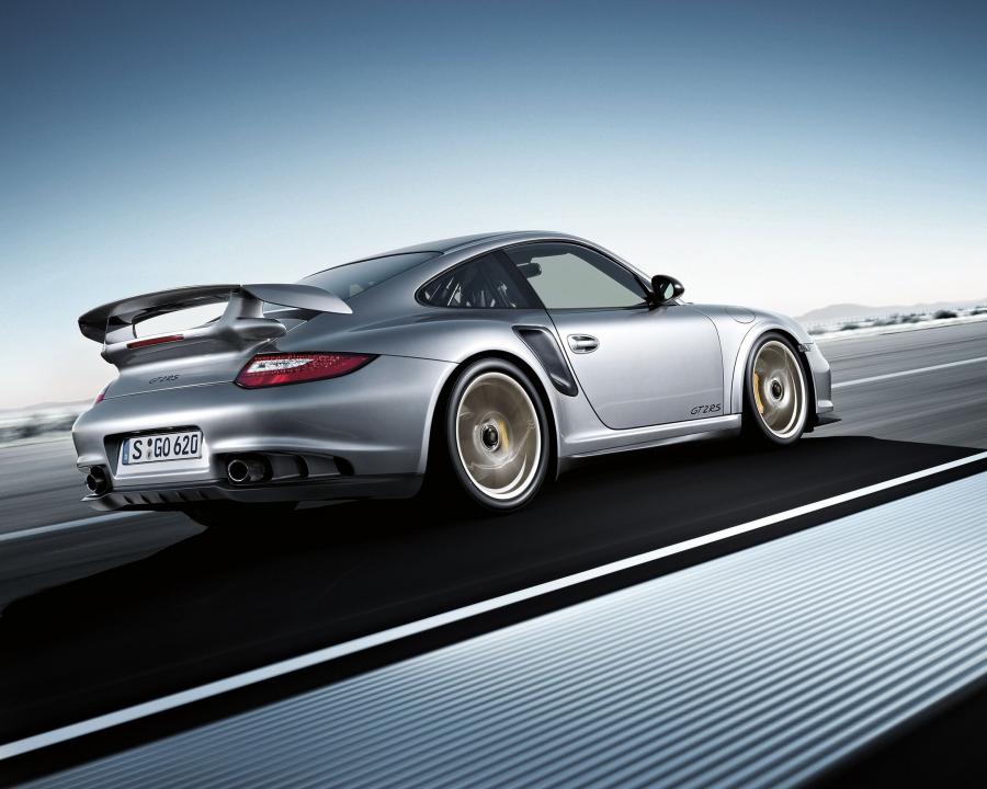  Porsche 911 GT2 RS 2010 года  (фото 4 из 12)